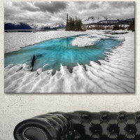 Made in Canada - Design Art Frosted Crystal Clear Lake - Wrapped Canvas Photograph Print