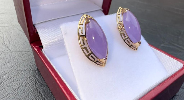 #380 - 14kt Yellow Gold, Lavender, Marquis Jade Earrings in Jewellery & Watches - Image 3