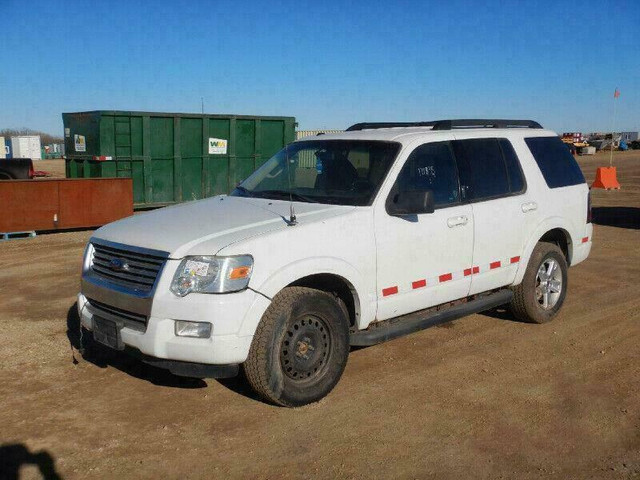 2010 Ford Explorer XLT 4.0L 4WD For Parts in Auto Body Parts in Calgary