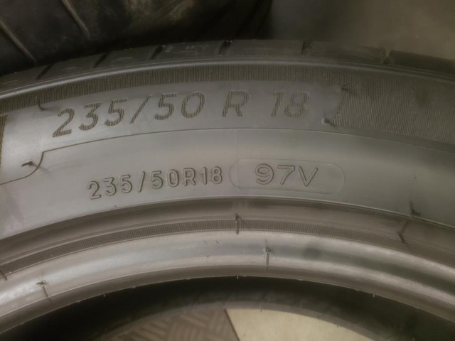 (J27) 1 Pneu Ete - 1 Summer Tire 235-50-18 Michelin 9/32 - COMME NEUF / LIKE NEW in Tires & Rims in Greater Montréal - Image 3
