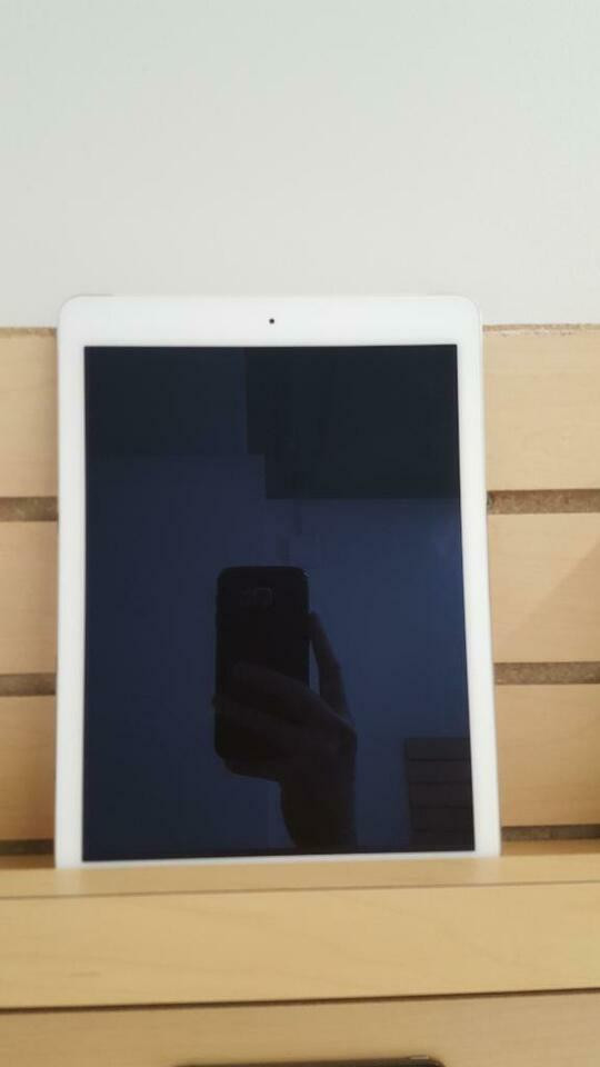 Spring SALE!!! Apple iPad Air 2 128GB New Charger &amp; 1 YEAR Warranty!!! in iPads & Tablets