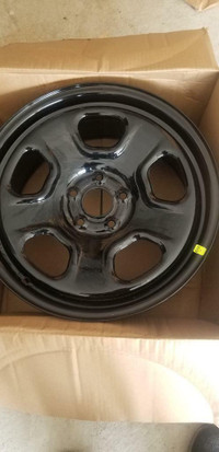 BRAND NEW IN BOX FORD  EXPLORER  / TAURUS   FACTORY OEM 18 INCH STEEL  WHEEL SET     OF FOUR .  NEVER MOUNTED