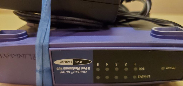 LINKSYS VER 2.0 ETHERFAST AUTO-SENSE 5 PORT WORKGROUP HUB AC ADAPTER EFAH05W in General Electronics in Ottawa - Image 3