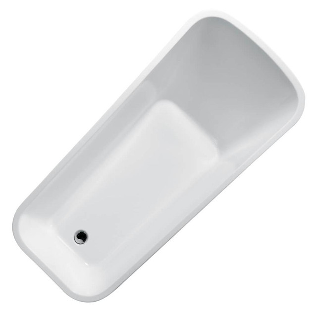67x31.5x26 - One-Piece Seamless Acrylic White Freestanding Tub                        JBQ in Plumbing, Sinks, Toilets & Showers - Image 3