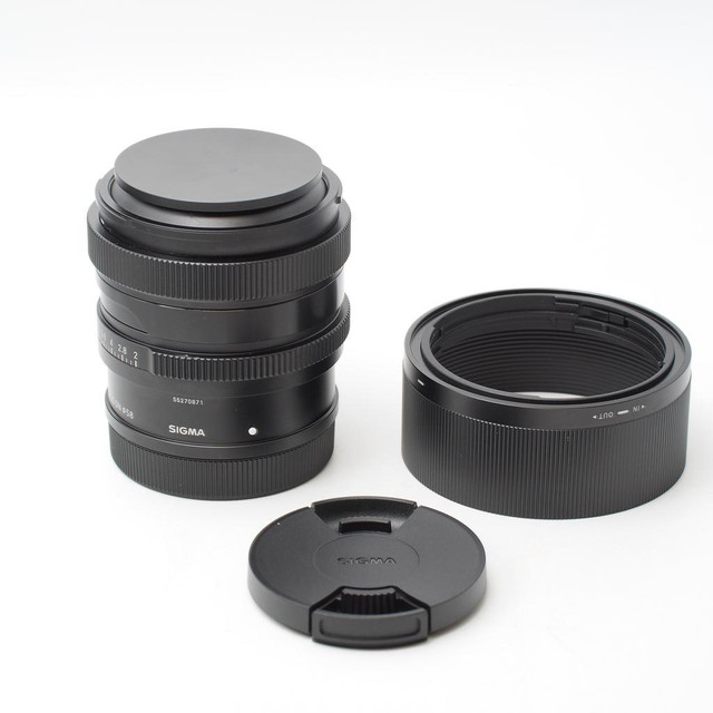 Sigma 35mm f2 DG DN for L-mount (ID - 1982) in Cameras & Camcorders - Image 2