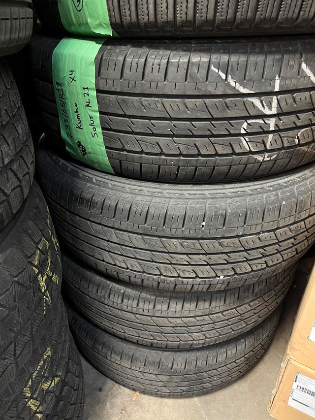 235 65 17 4 Kumho Crugen Used A/S Tires With 75% Tread Left in Tires & Rims in Barrie