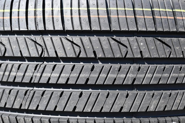 235/40R18 all season Tire Pirelli P ZERO A/S Plus 3 Tires honda civic subaru Hyundai kia tires 235 40 r18 tire 1995 in Tires & Rims in Toronto (GTA) - Image 3