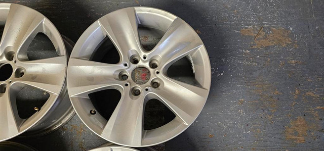 4 mags 17 pouces 5x120 original bmw 200$ in Tires & Rims in Greater Montréal - Image 3