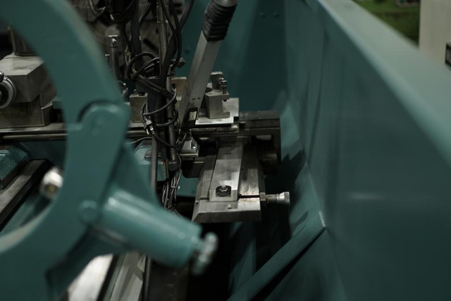 Kingston HD-2690 Manual Lathe in Other Business & Industrial in Brantford - Image 4