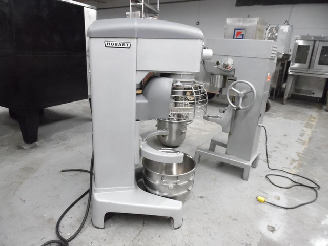 Hobart HL300 40 Quart Dough Mixer Phase 3 in Industrial Kitchen Supplies in Toronto (GTA) - Image 2