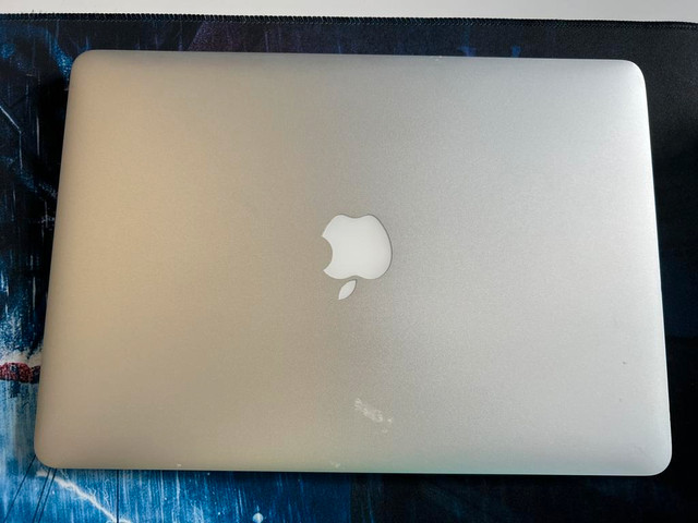 Apple MacBook Air 13inch A1466 i5 Hot sale in Laptops in Toronto (GTA) - Image 2