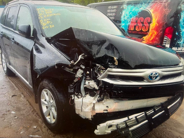 TOYOTA HIGLANDER (2008/2015 PARTS PARTS ONLY) in Auto Body Parts
