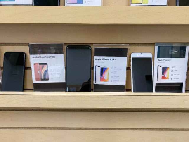 UNLOCKED iPhone XR 64GB, 128GB, 256GB New Charger 1 YEAR Warranty!!! Spring SALE!!! in Cell Phones in Calgary - Image 2