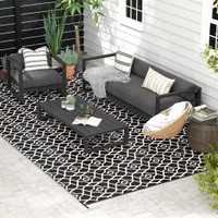 Outdoor Rug 107.9" L x 215.7" x 0.1" Black and White Clover