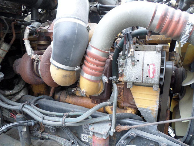 C15 Caterpillar Twin Turbo ACERT 2004 Over Hauled Recently in Engine & Engine Parts - Image 3
