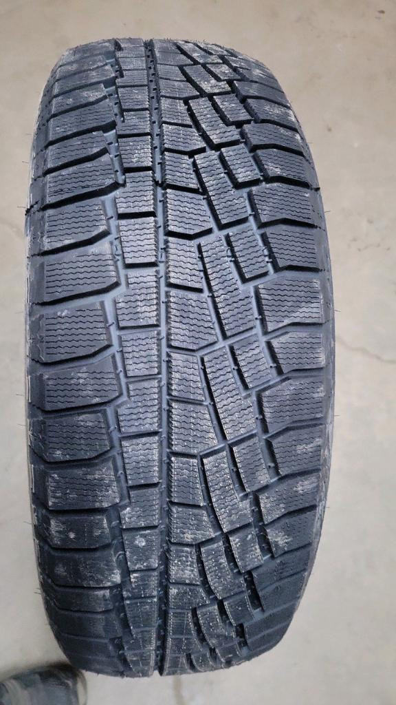 4 pneus dhiver neufs P235/65R17 104T Cooper Discoverer True North in Tires & Rims in Québec City - Image 2