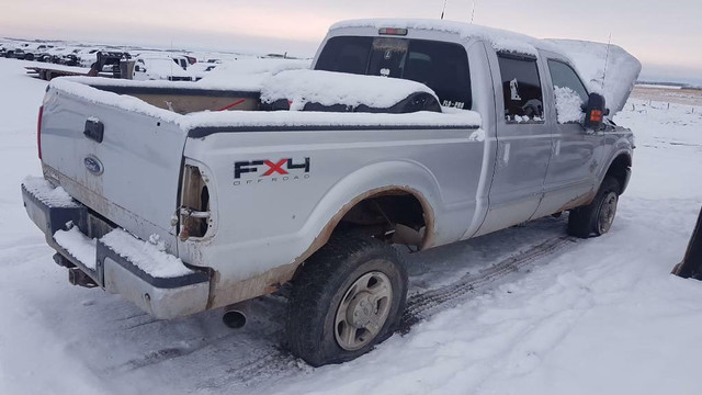 2011 Ford F350 6.7L Crew Cab 4x4 Parting Out in Auto Body Parts in Manitoba - Image 2