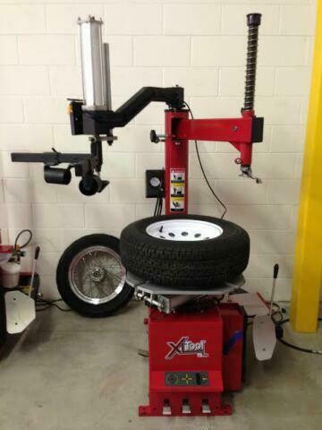 Machine a pneus - Monte demonte pneu / tire changer BRAS HELPER in Other Business & Industrial in Laval / North Shore - Image 2