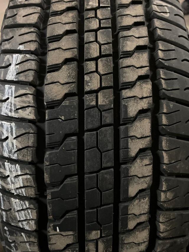4 pneus dété P265/65R18 114T Goodyear Wrangler Fortitude HT 19.0% dusure, mesure 10-10-9-10/32 in Tires & Rims in Québec City - Image 3