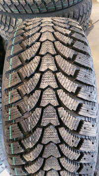 4 pneus dhiver neufs P225/50R17 98T Maxtrek Trek M900 ice