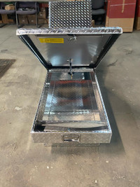 Lund Gull Wing Toolbox
