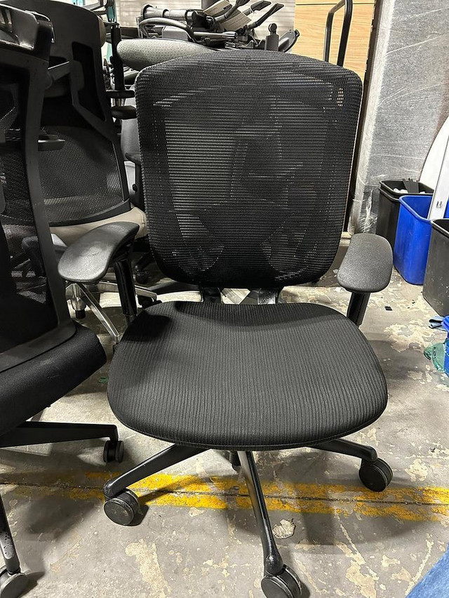 Teknion Contessa Task Chair in Good Condition-Call us now! in Chairs & Recliners in Toronto (GTA) - Image 4