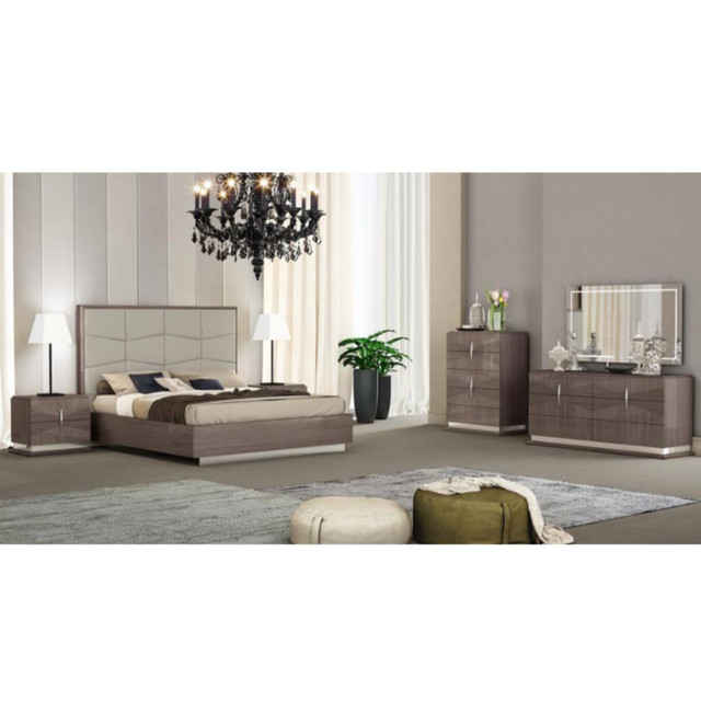 Queen Bedroom Set Sale!! King Size Also Available in Beds & Mattresses in City of Toronto - Image 3