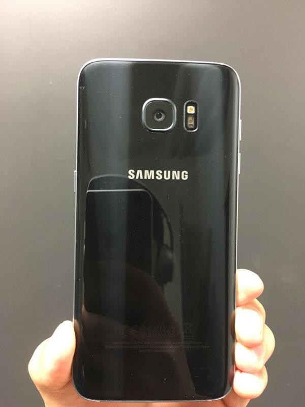 Galaxy S7 Edge 32 GB Rogers -- Our phones come to you :) in Cell Phones in Hamilton - Image 4