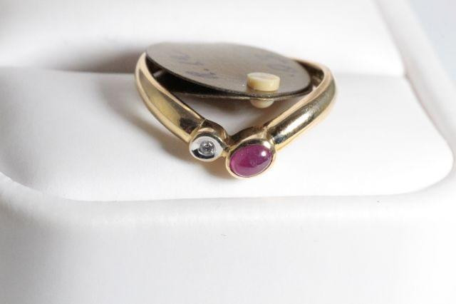 NEW 14K. GOLD & CABOCHON CUT RUBY-DIAMOND VEE SHAPE BAND in Jewellery & Watches in Mississauga / Peel Region - Image 4