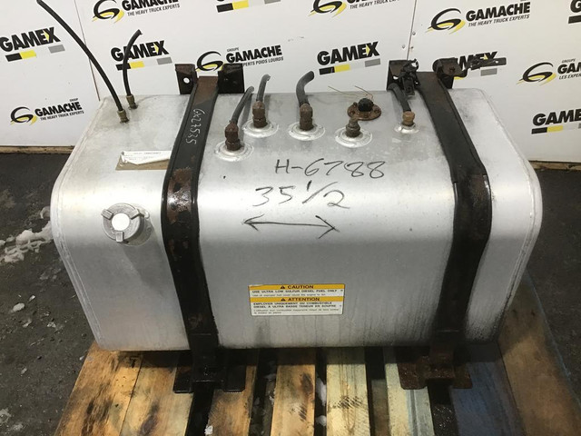 (FUEL TANKS / RESERVOIR A CARBURANT)  HINO 358 -Stock Number: H-6788 in Auto Body Parts in Ontario