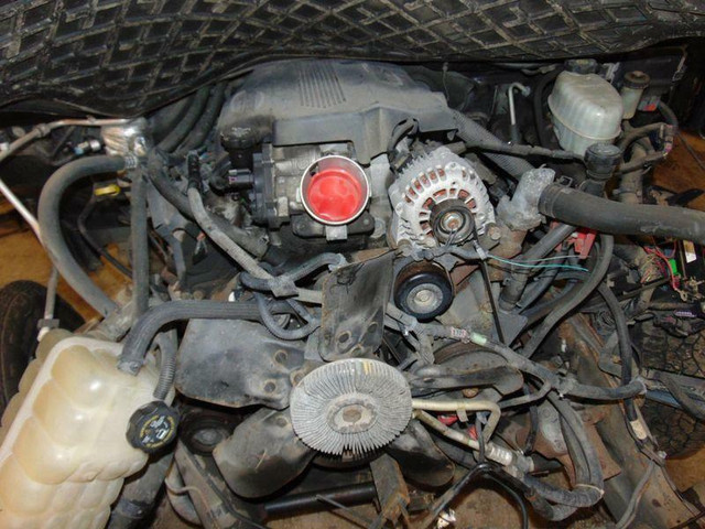 2006 GMC Truck Sierra 2500 Engine Assembly- 8.1l   496ci in Engine & Engine Parts