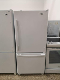 Econoplus Méga Vente! Réfrigérateur Standard Blanc congélateur inférieur!!