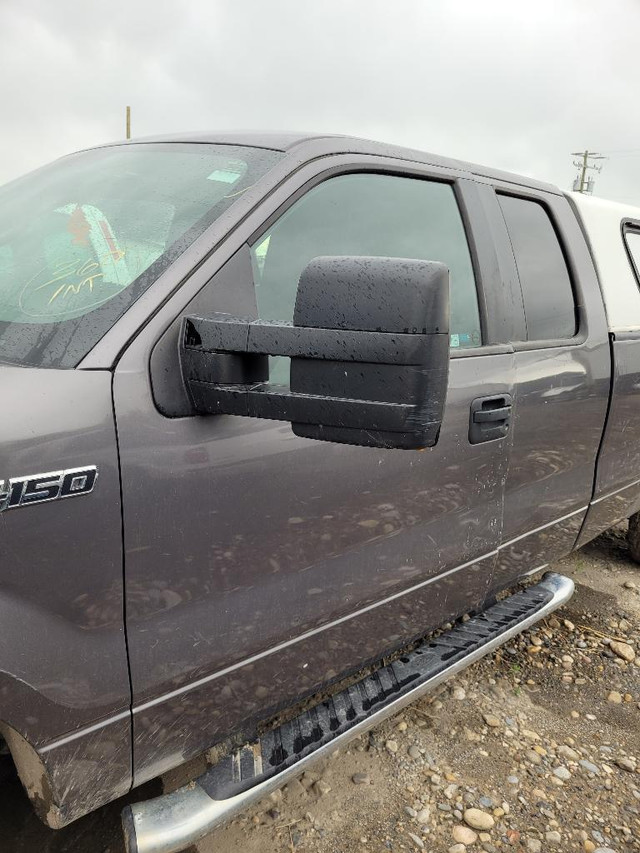 2011 Ford F-150 4WD 5.0L Truck for Parting Out in Auto Body Parts in Saskatchewan - Image 3