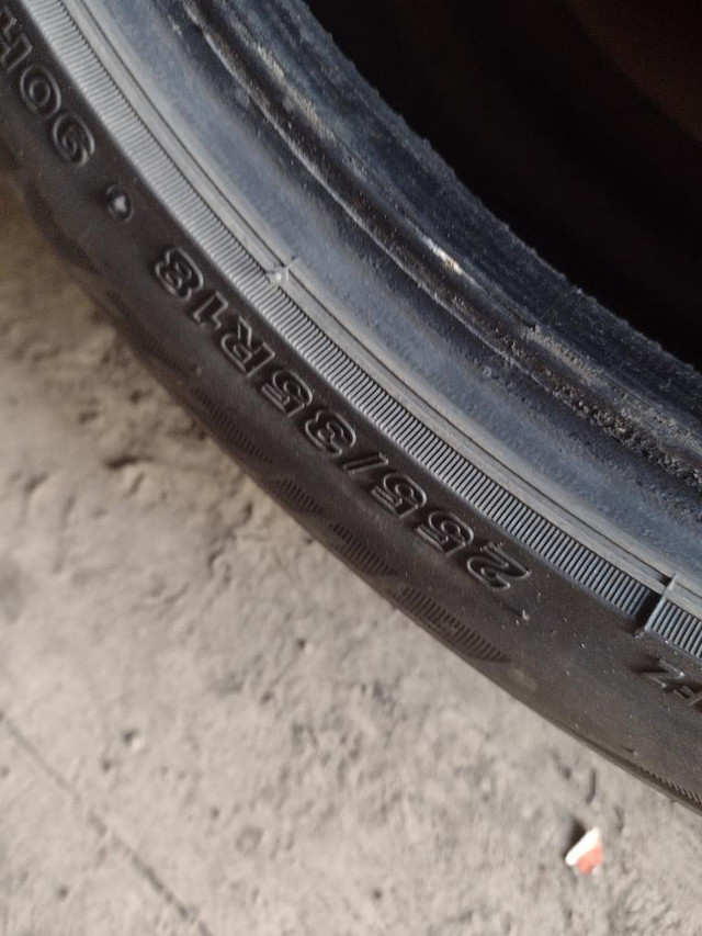 2 pneus d hiver 255/35r18 Bridgestone en très bon état in Tires & Rims in Lévis - Image 2