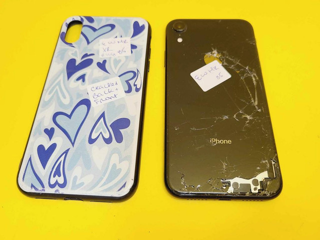 Iphone XR 64Gb BACK CRACKED UNLOCKED CELL PHONE CELLULAIRE APPLE in Cell Phones in City of Montréal - Image 4