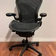 Herman Miller Aeron Pre-owned Includes: Gas lift Tilt tension Fixed arm height Fixed arm pads Mesh c...