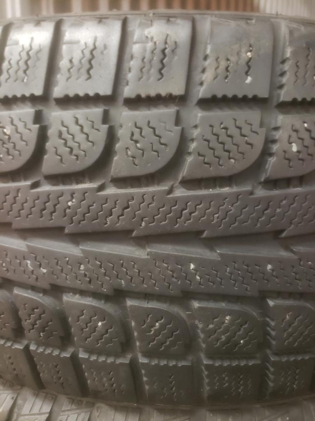 (DH193) 1 Pneu Hiver - 1 Winter Tire 215-45-17 Maxtrek 6/32 in Tires & Rims in Greater Montréal - Image 2