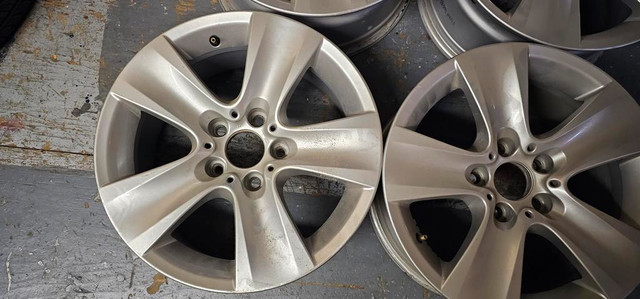 4 mags 17 pouces 5x120 original bmw 200$ in Tires & Rims in Greater Montréal - Image 4