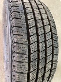 4 pneus d'été P235/60R17 102T Kumho Crugen HT51 8.5% d'usure, mesure 11-11-11-11/32