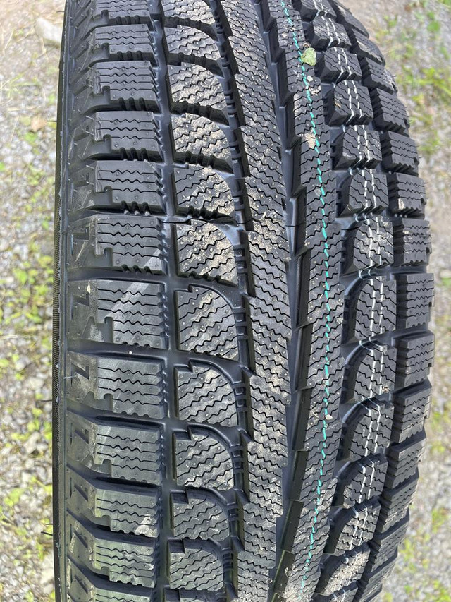 4 pneus dhiver neufs P235/65R17 108S Maxtrek Trek M7 in Tires & Rims in Québec City - Image 3