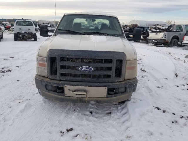 2010 Ford F350 6.8L V10 4x4 116km For Parts outing in Auto Body Parts in Manitoba - Image 2