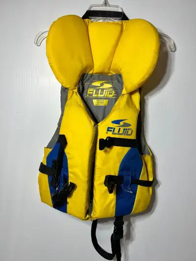 Size: Youth 60-90 lbs Pre-owned Fluid youth PFD in great condition. Soak up the last summer rays out...