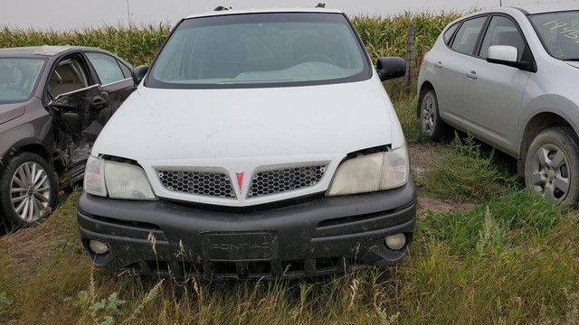 Parting out WRECKING: 2005 Pontiac Montana in Other Parts & Accessories - Image 2
