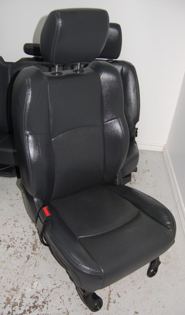 Dodge Ram 2011 Quad Cab BLACK LEATHER Power Heated Cooled Seats in Other Parts & Accessories - Image 4