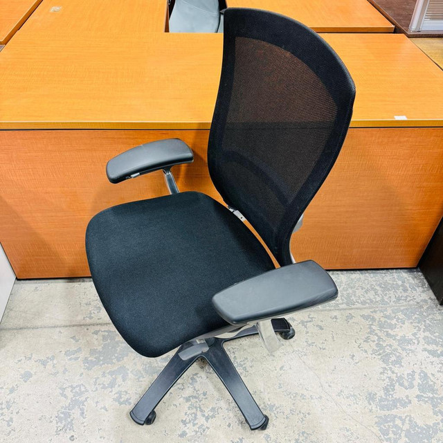Knoll Life Task Chair-Excellent Condition-Call us now! in Chairs & Recliners in Toronto (GTA) - Image 3