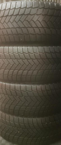 (ZH618) 4 Pneus Hiver - 4 Winter Tires 235-55-20 Michelin 8-9/32 - PRESQUE NEUF / ALMOST NEW