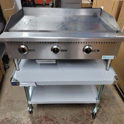 Commercial 48 Flat Top Manual Griddle (Natural Gas/Propane) in Other Business & Industrial - Image 3