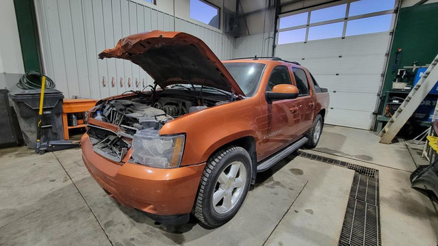 PARTING OUT CHEVY AVALANCHE in Auto Body Parts in Alberta
