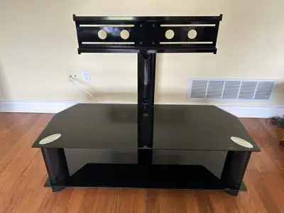 ONLINE AUCTION: TechCraft TV Stand