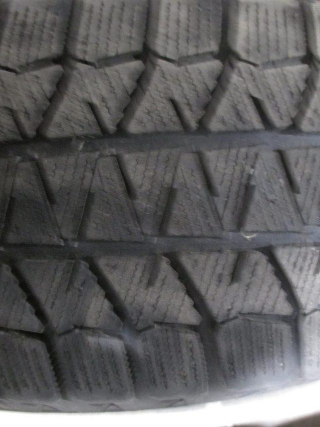J6  Pneus dhiver Blizzak p225/60r17  $200.00 in Tires & Rims in Drummondville - Image 3